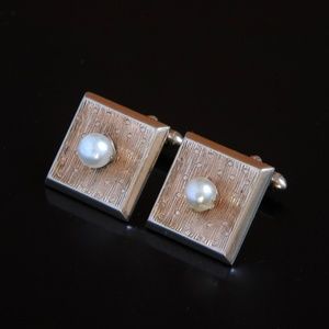 Vtg Modern SWANK Pearl Gold Tone Cufflinks
